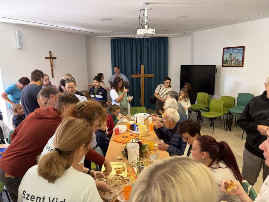 Plébánia Caffé – október